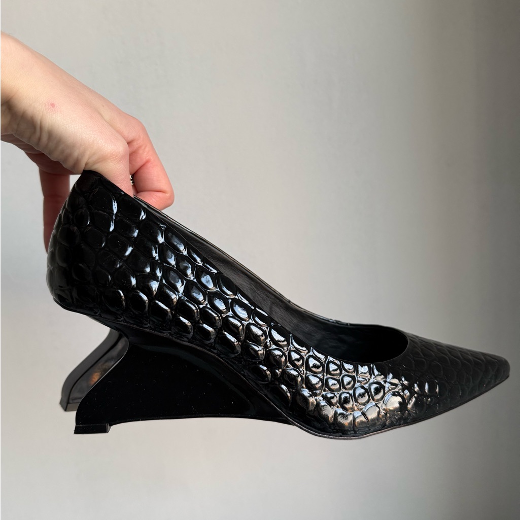Reformation Willa Pump